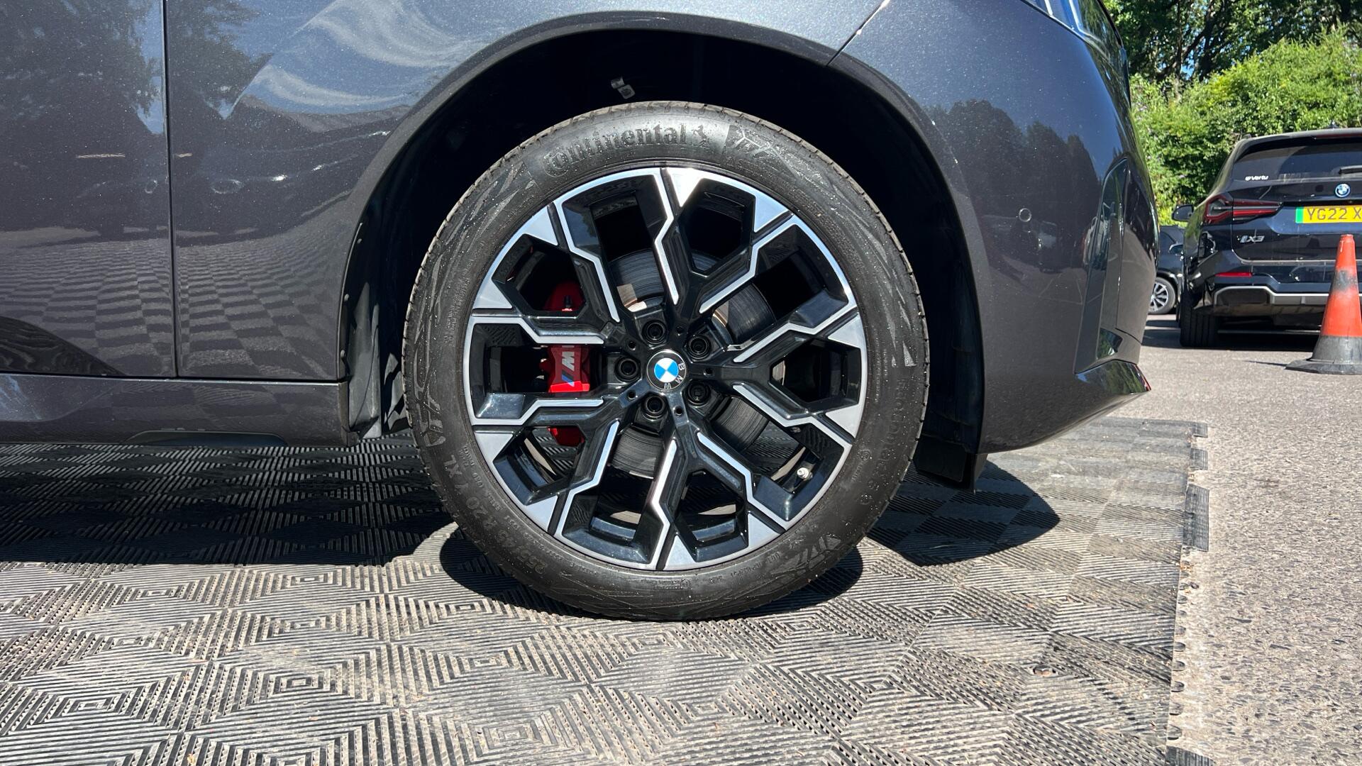 BMW X3 view 14