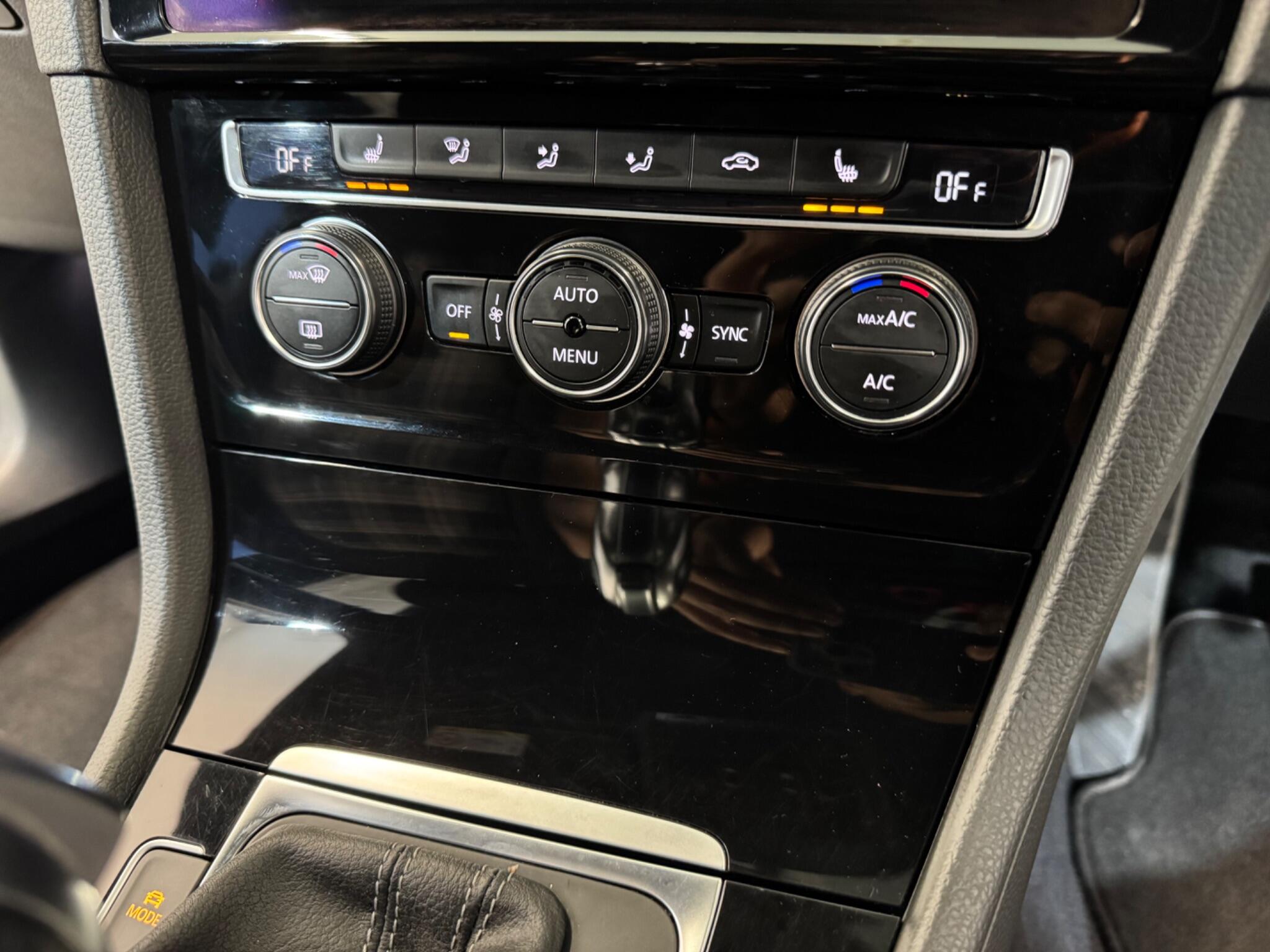 Volkswagen Golf view 41