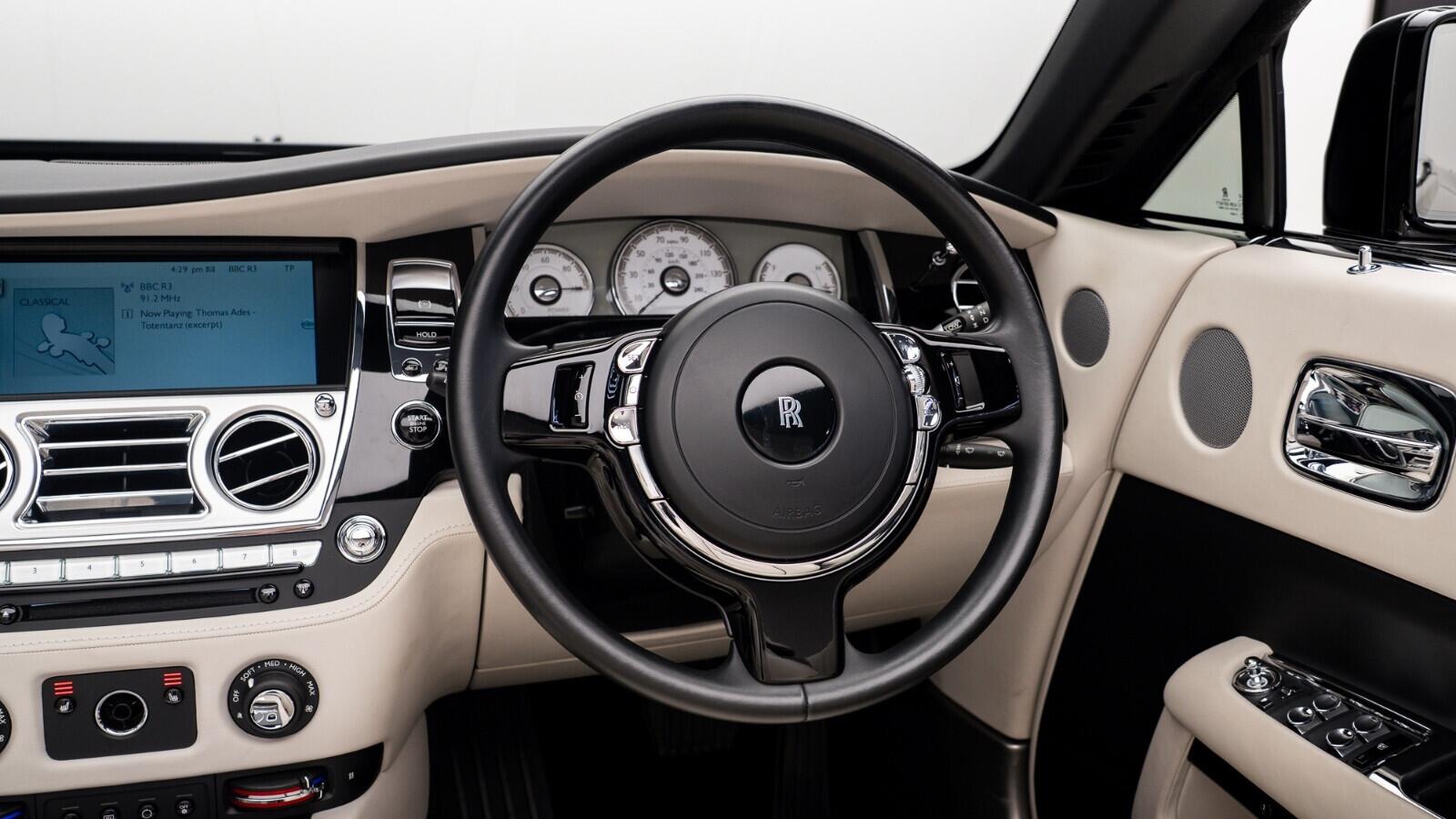 Rolls-Royce Dawn view 14