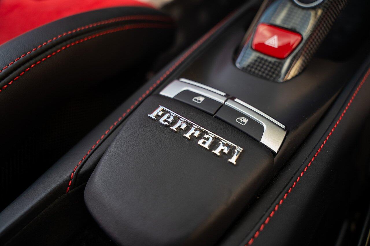 Ferrari 488 view 50