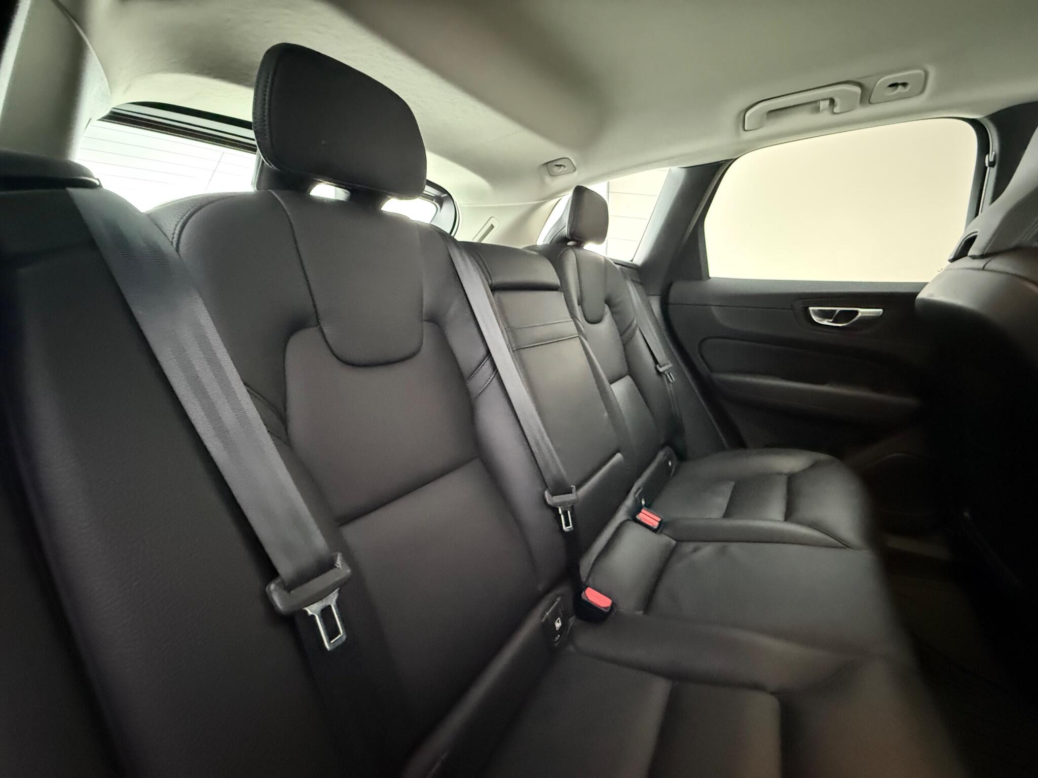 Volvo XC60 view 31