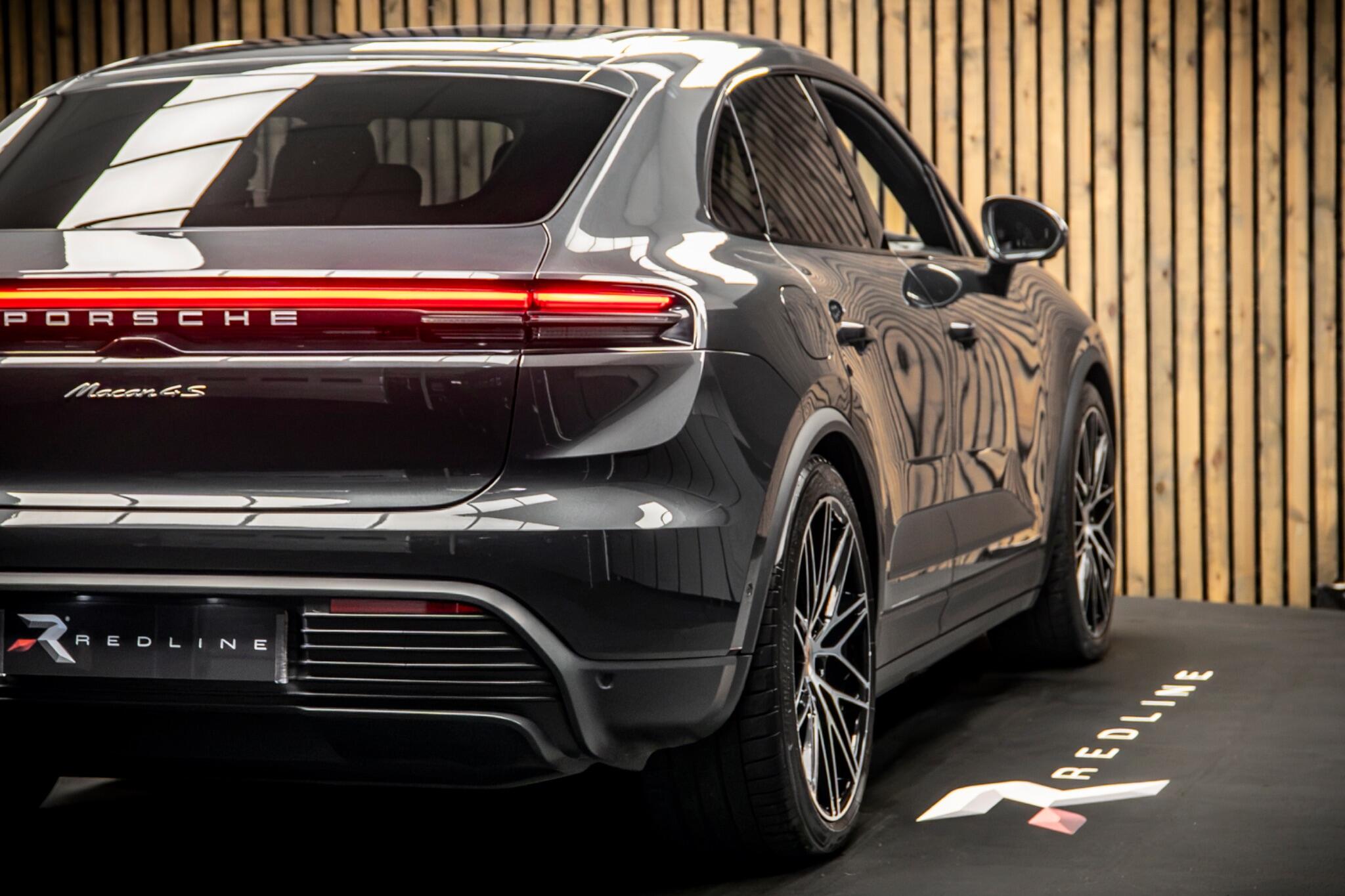 Porsche Macan view 21