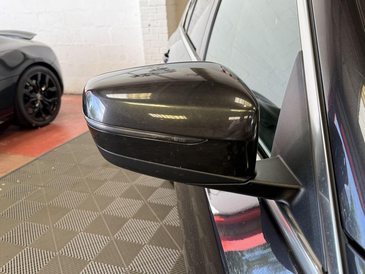 BMW 5 Series view 21