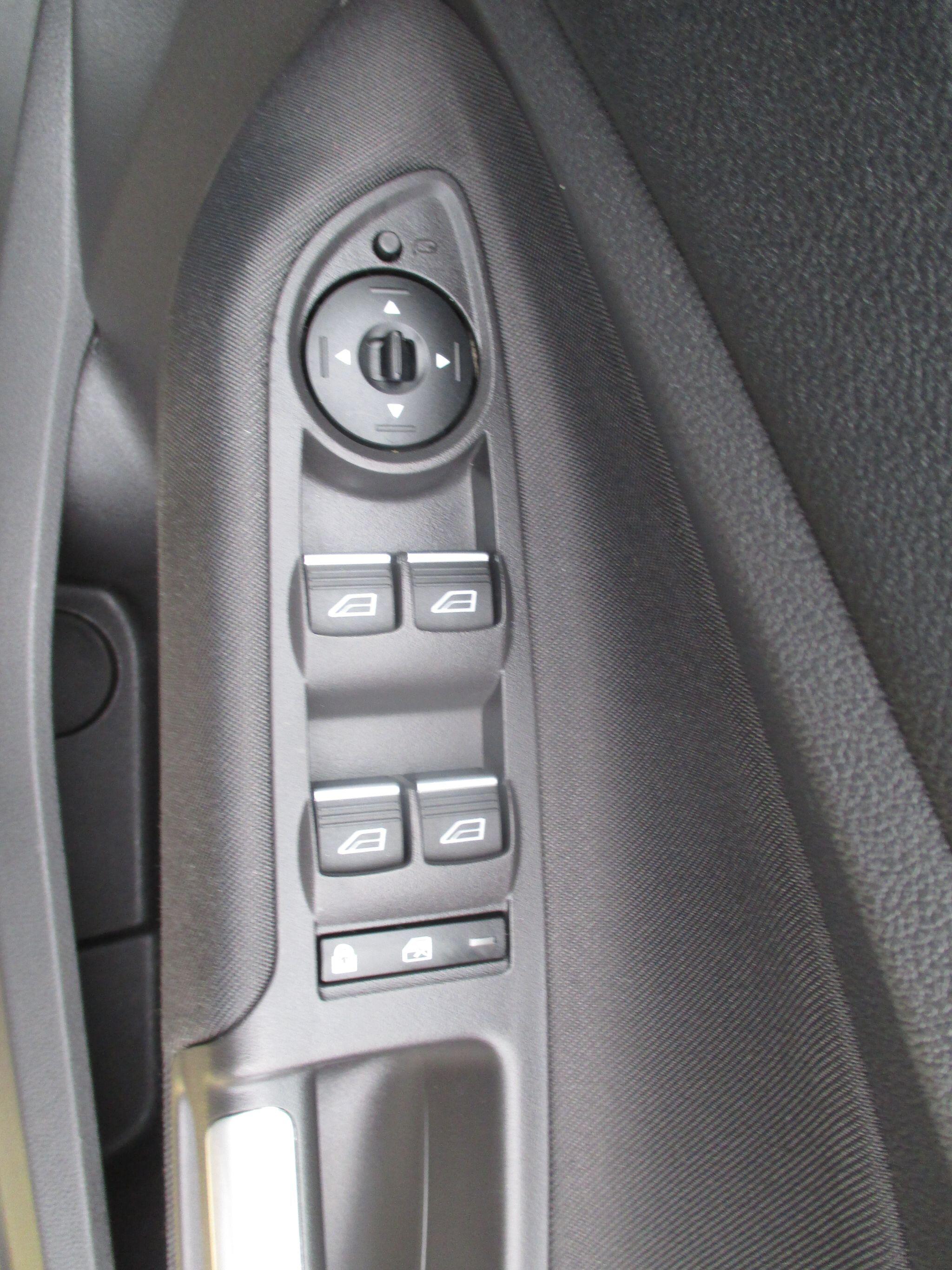 2016 Ford Grand C-Max image 34