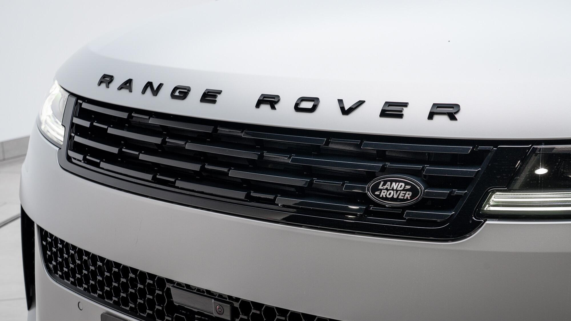 Land Rover Range Rover Sport view 14
