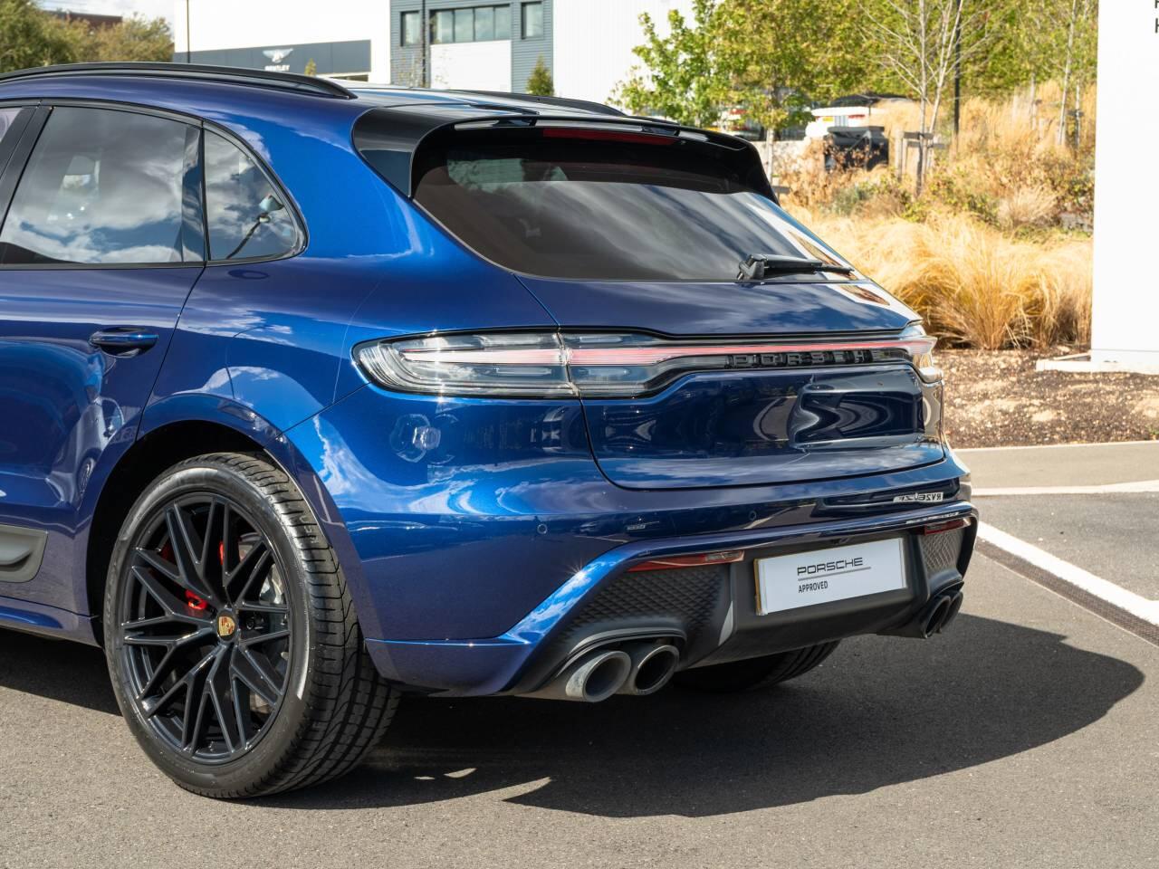 Porsche Macan view 8