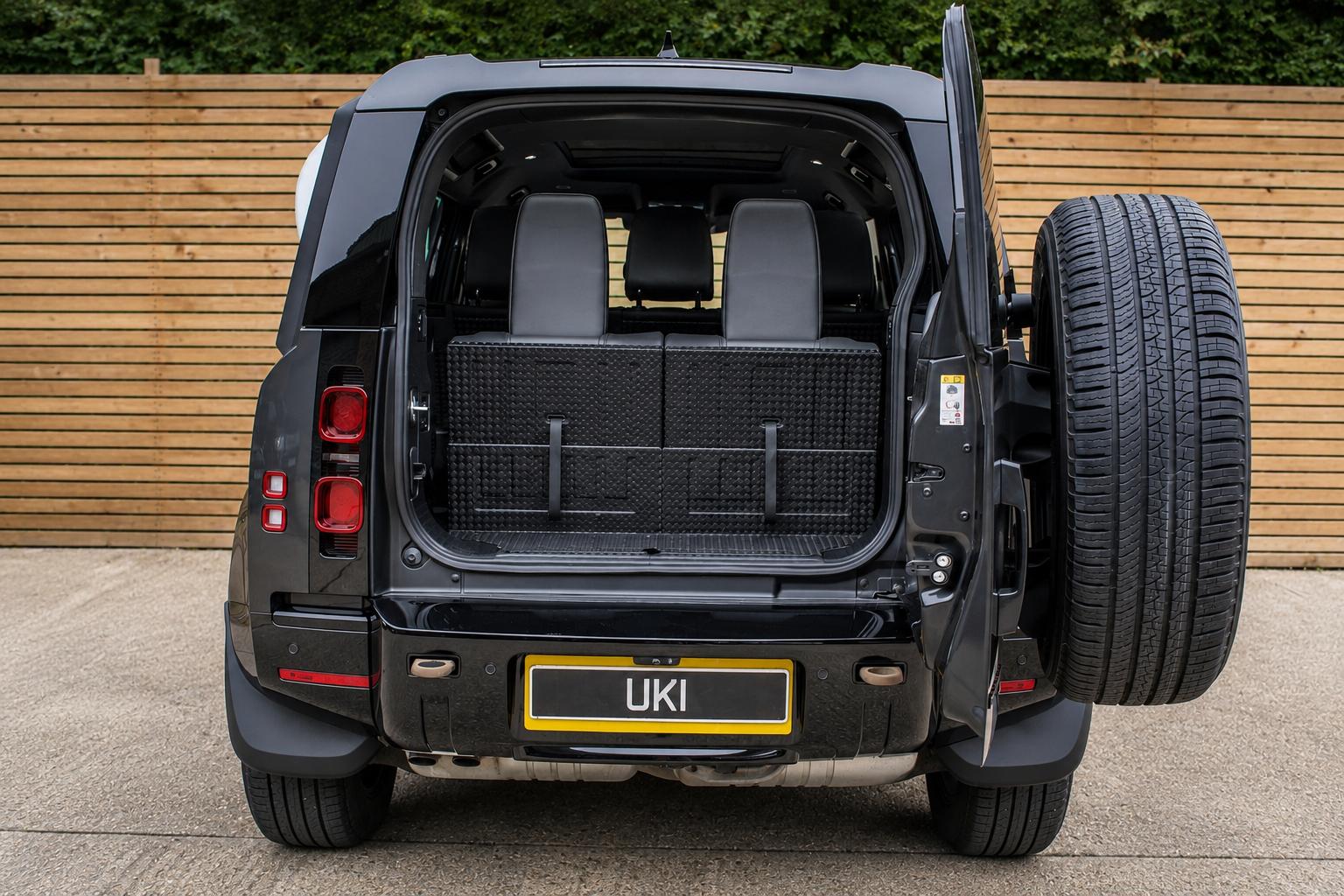 Land Rover Defender view 45