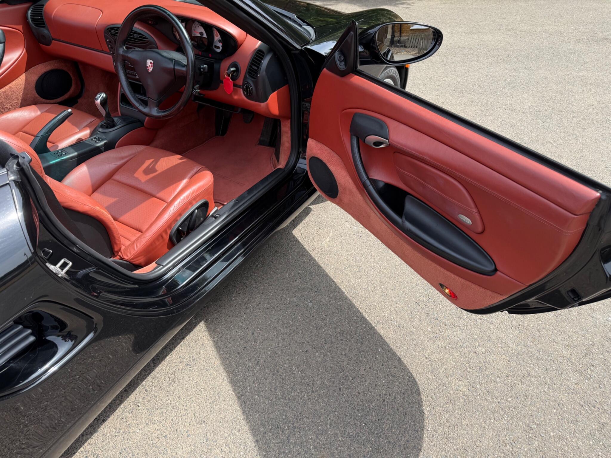 Porsche Boxster 2.7 986 2dr — photo 35 of 86