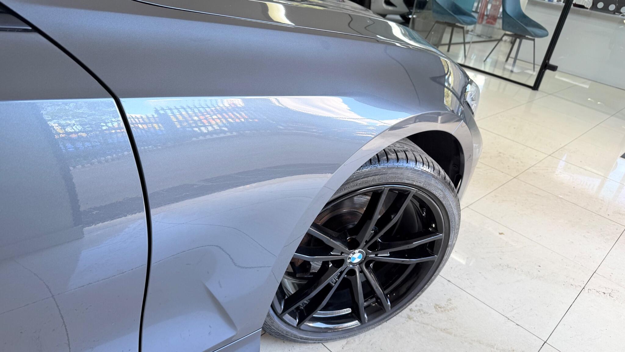 BMW 3 Series view 20