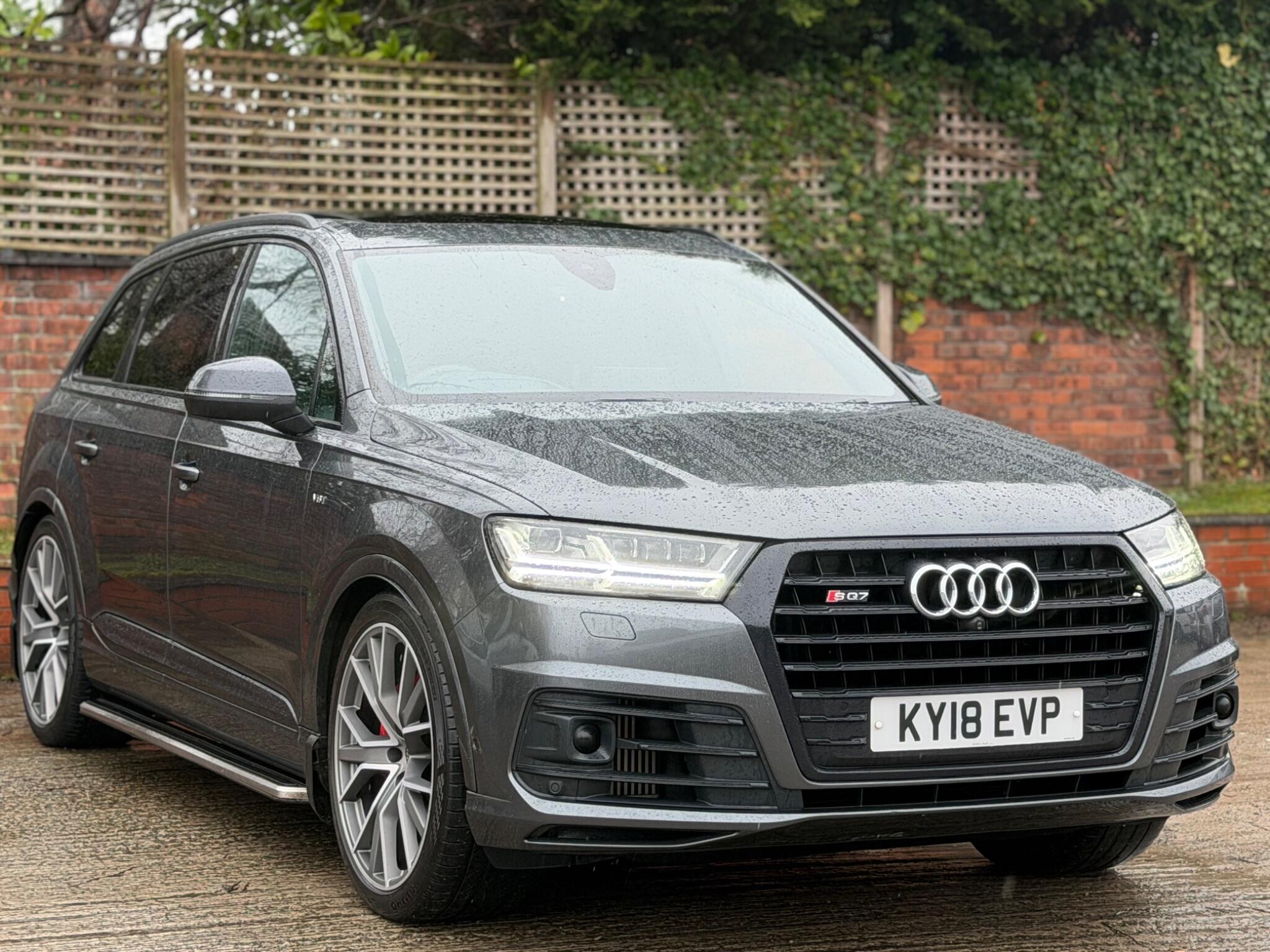 Audi SQ7 view 6