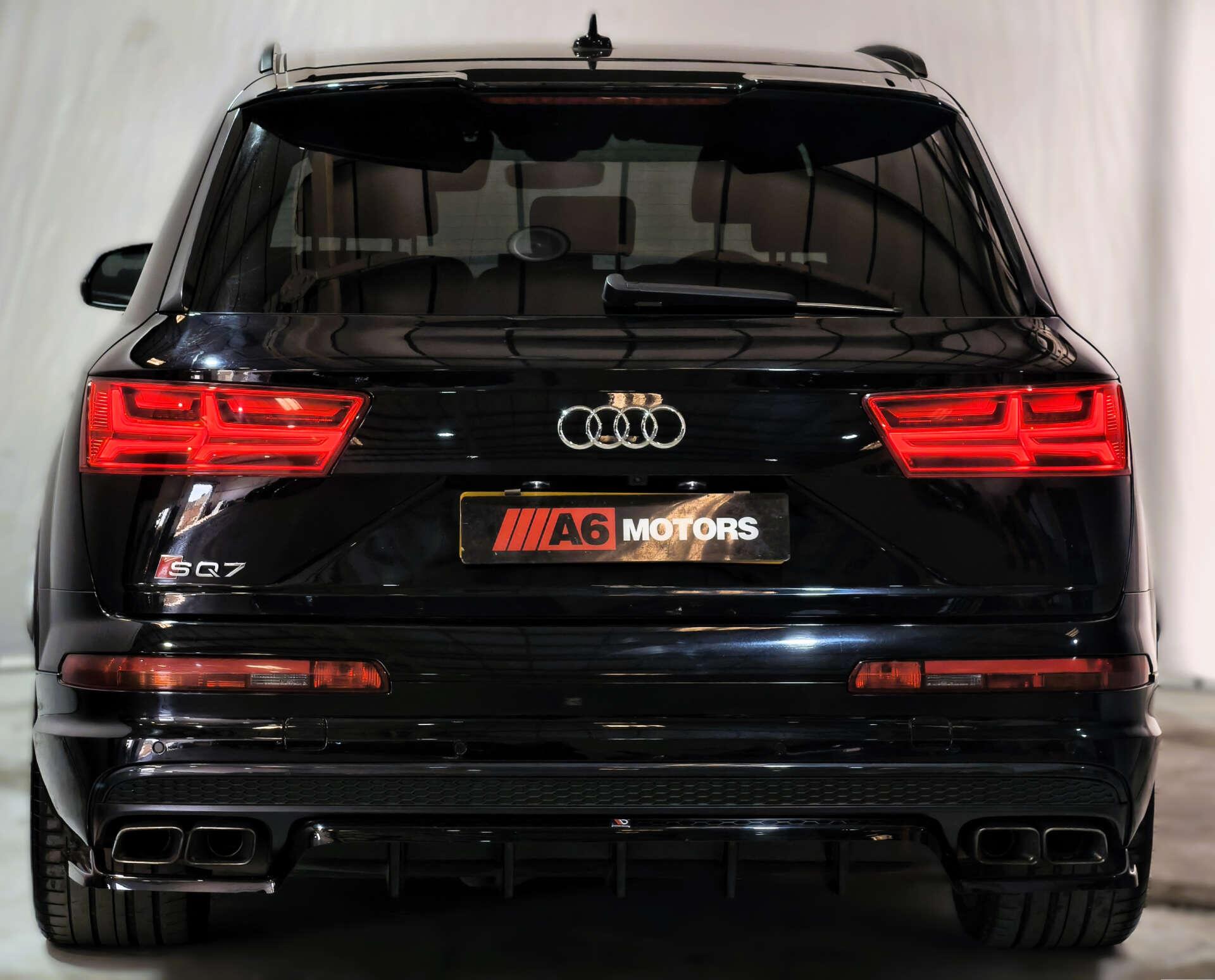 Audi SQ7 view 14