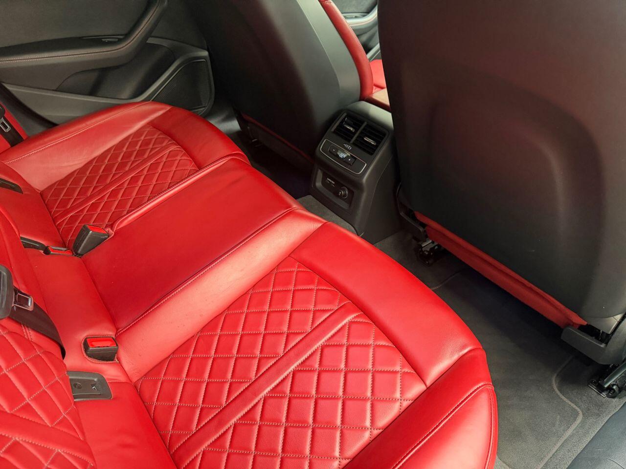 Audi S5 view 26
