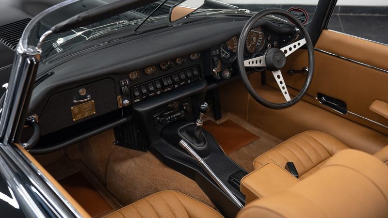 Jaguar E-Type view 21