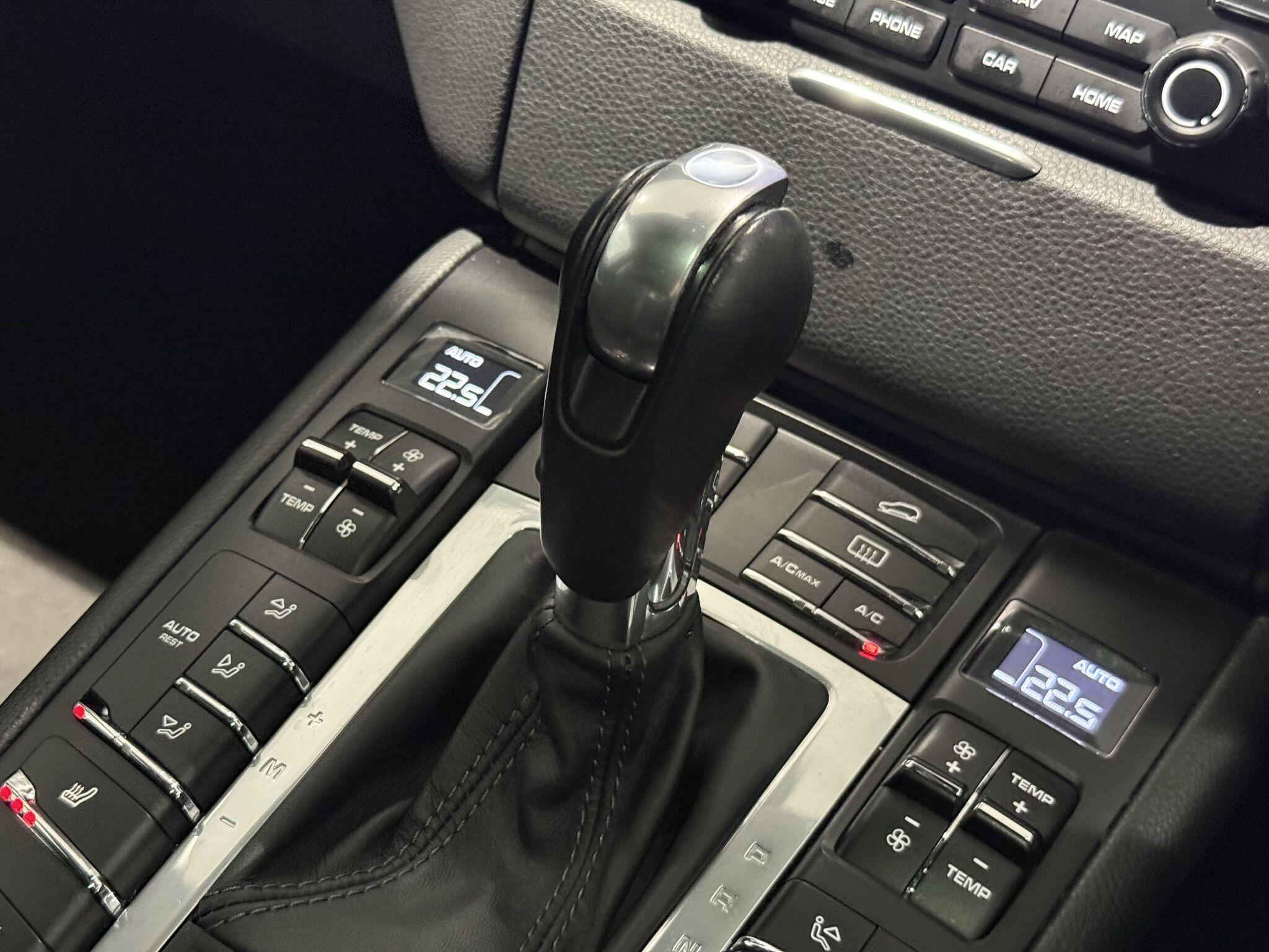 Porsche Macan view 76