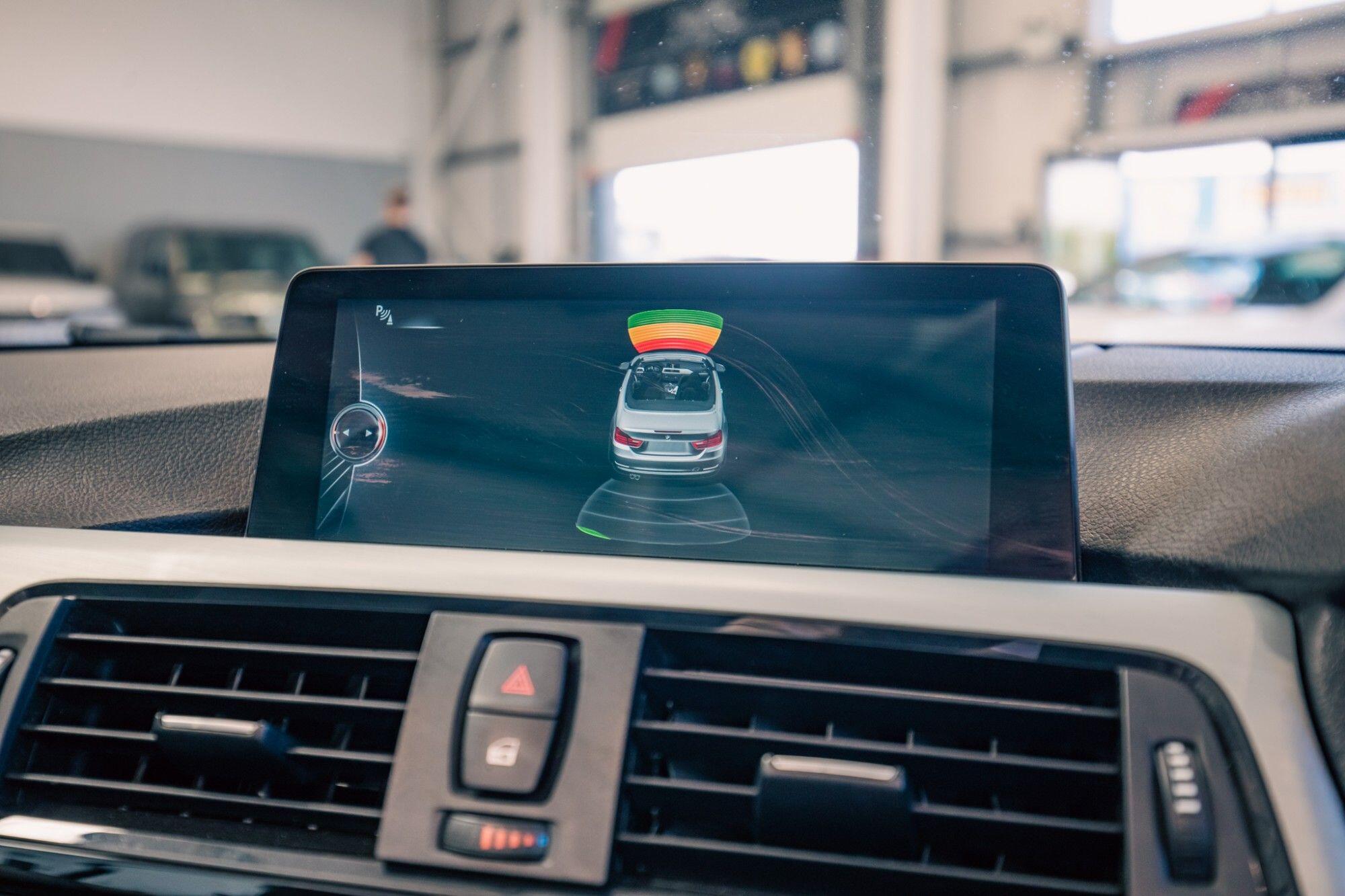 BMW 4 Series view 13