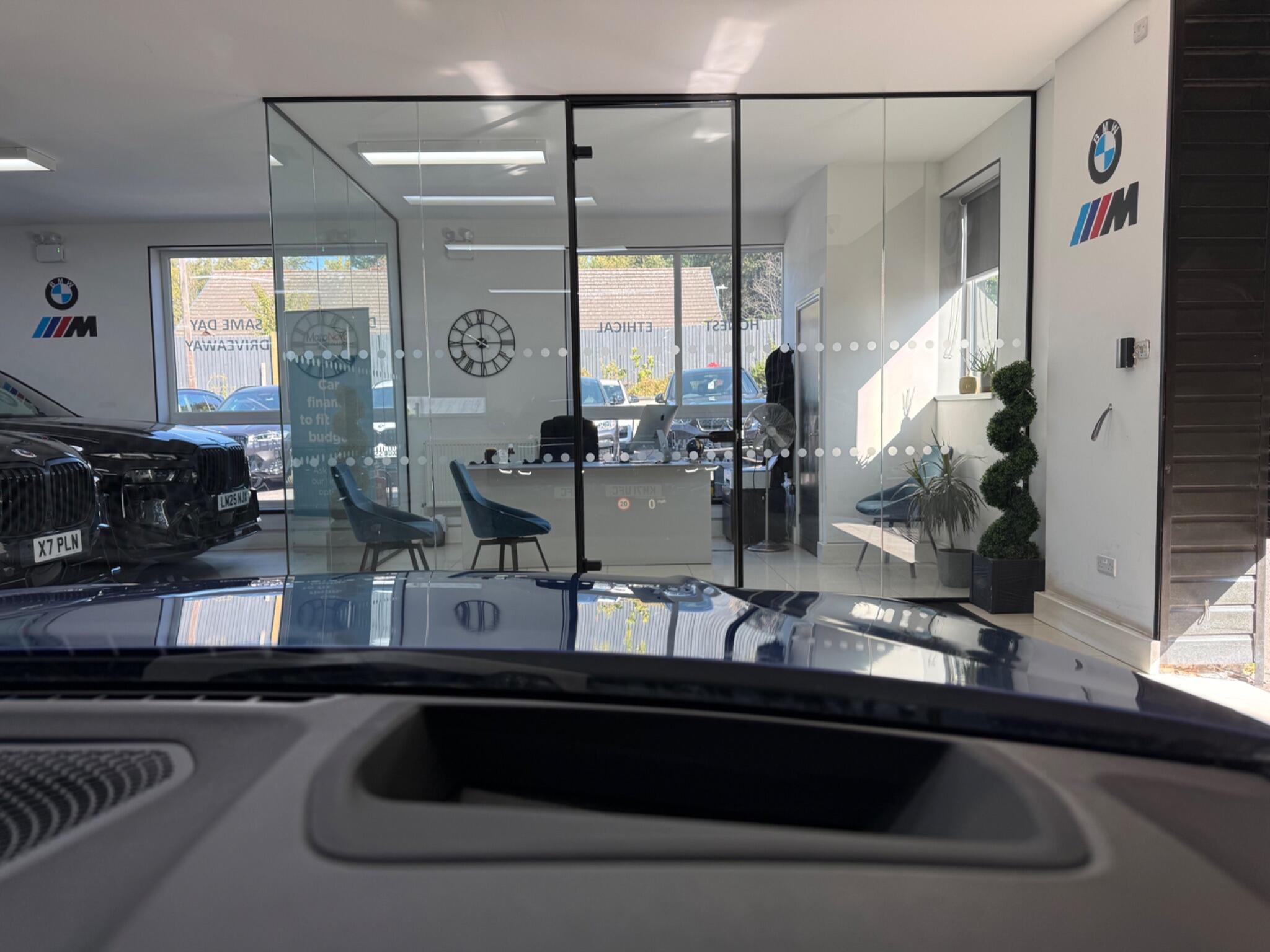 BMW 3 Series view 8