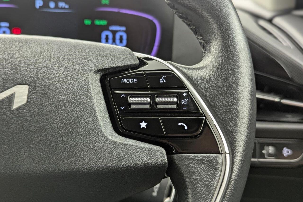 Kia Niro view 34