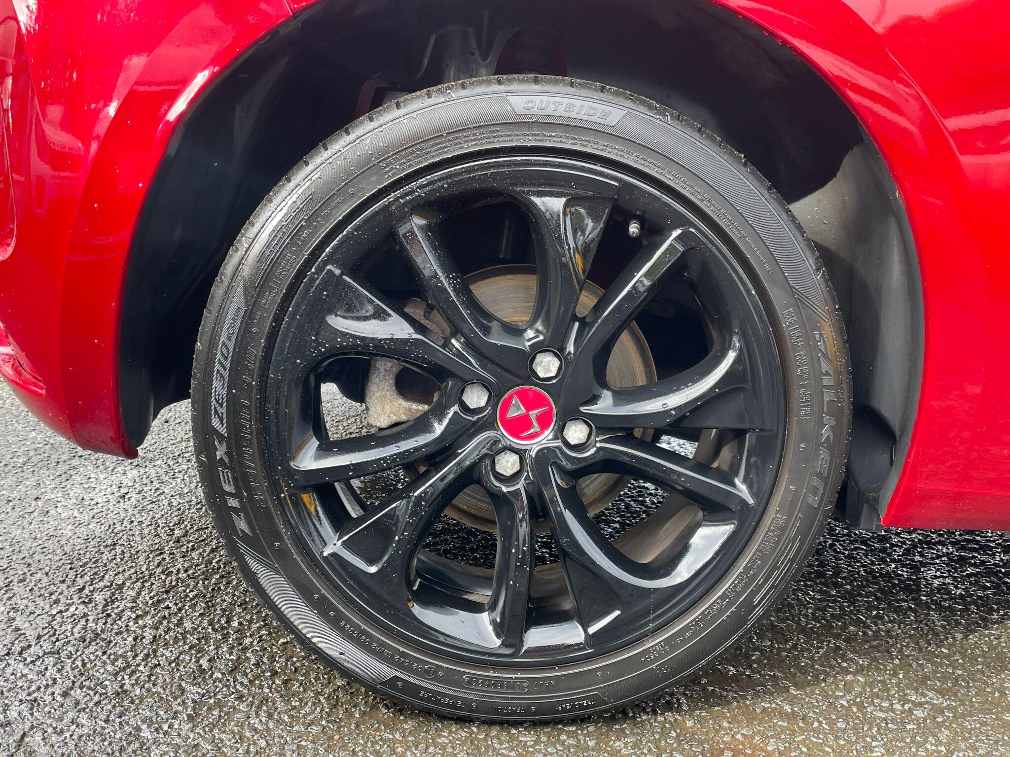 DS Automobiles DS 4 view 14