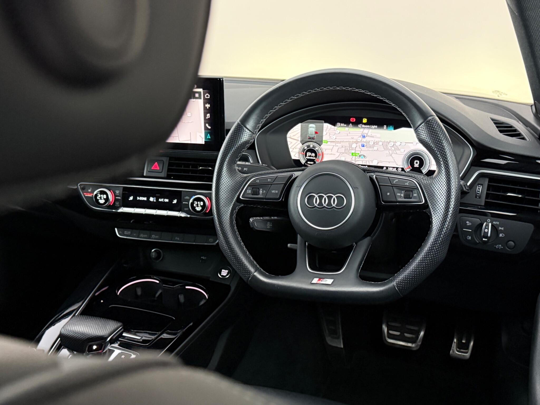 Audi A4 view 14
