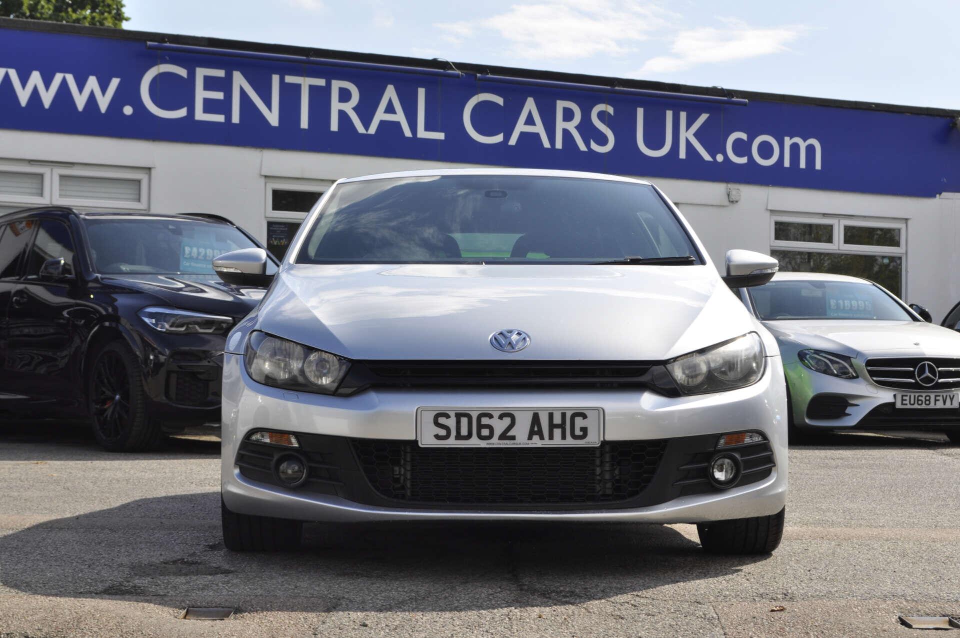 Volkswagen Scirocco view 3