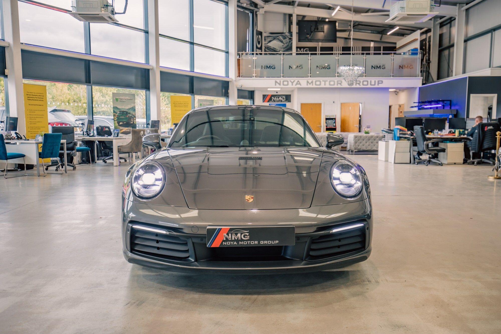 Porsche 911 view 42