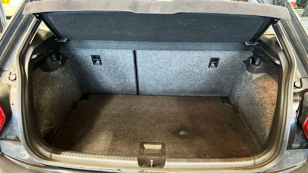 Volkswagen Polo view 14