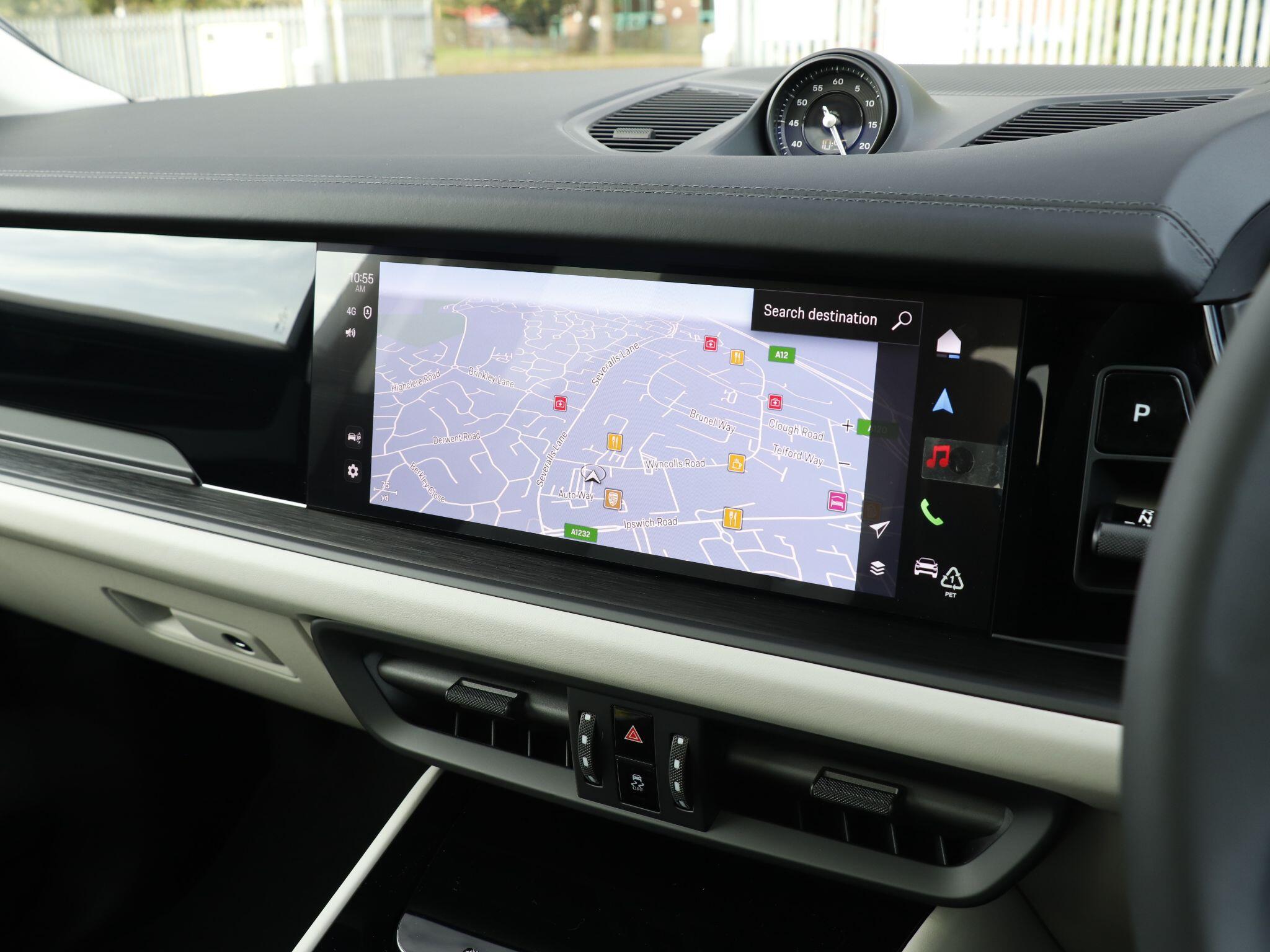 Porsche Cayenne view 15