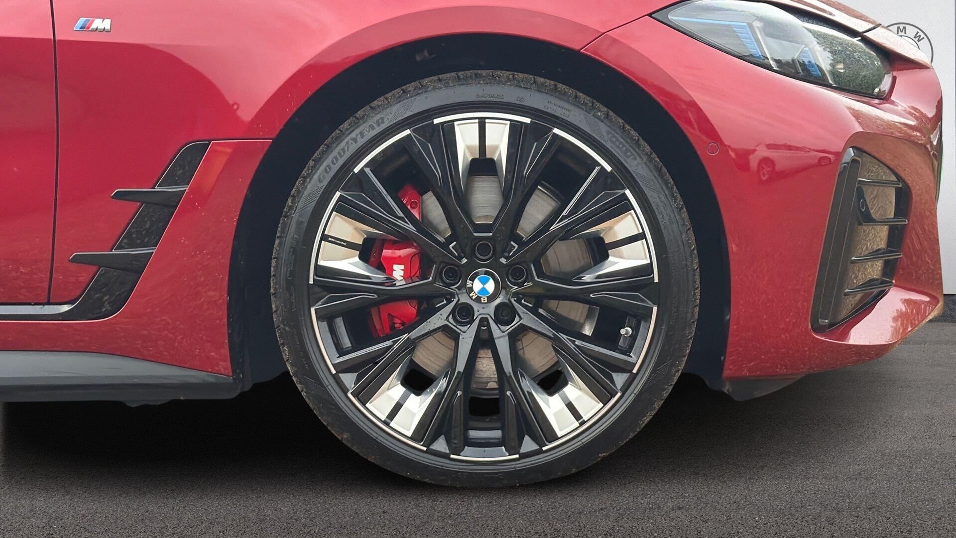 BMW i4 view 14