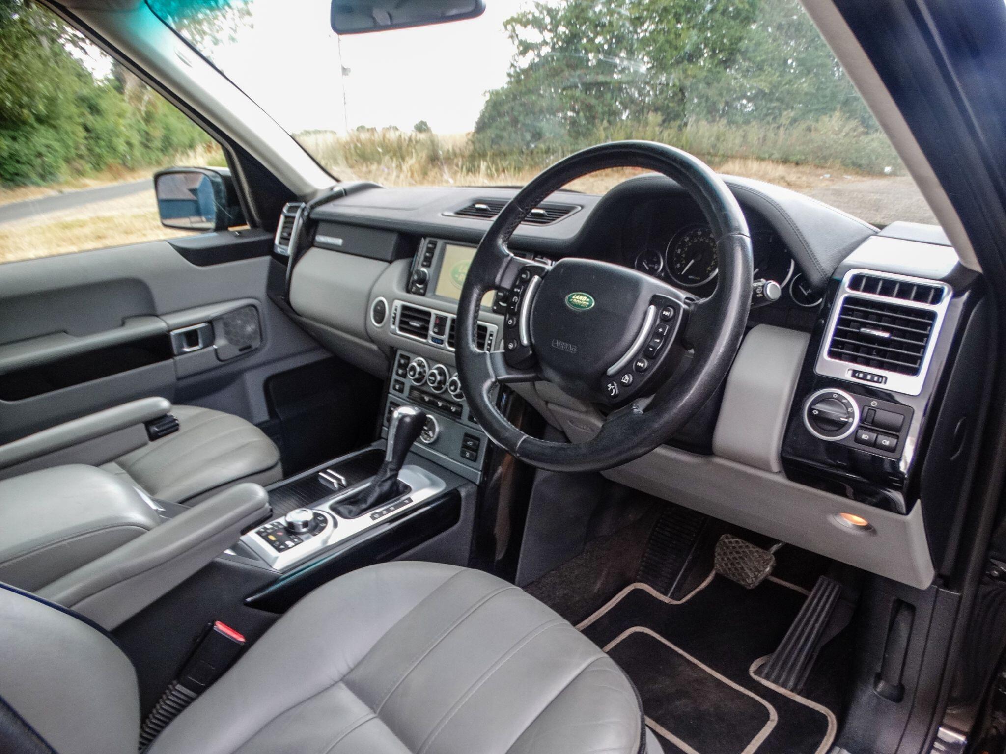 Land Rover Range Rover view 23