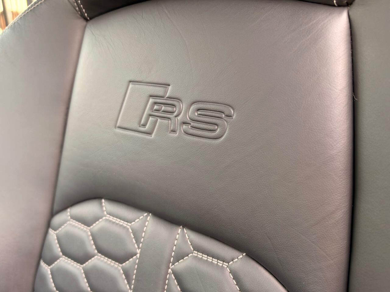 Audi RS4 view 28