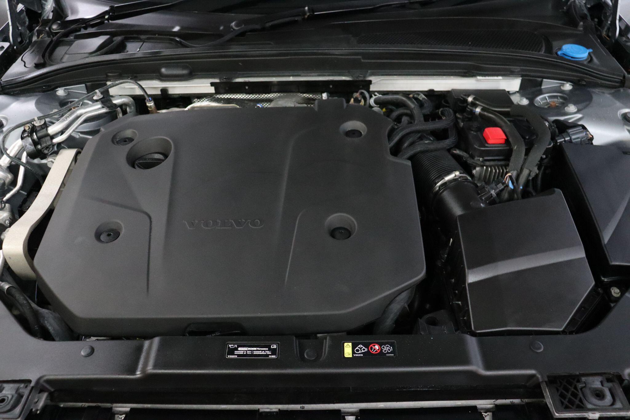 Volvo V60 Cross Country view 45