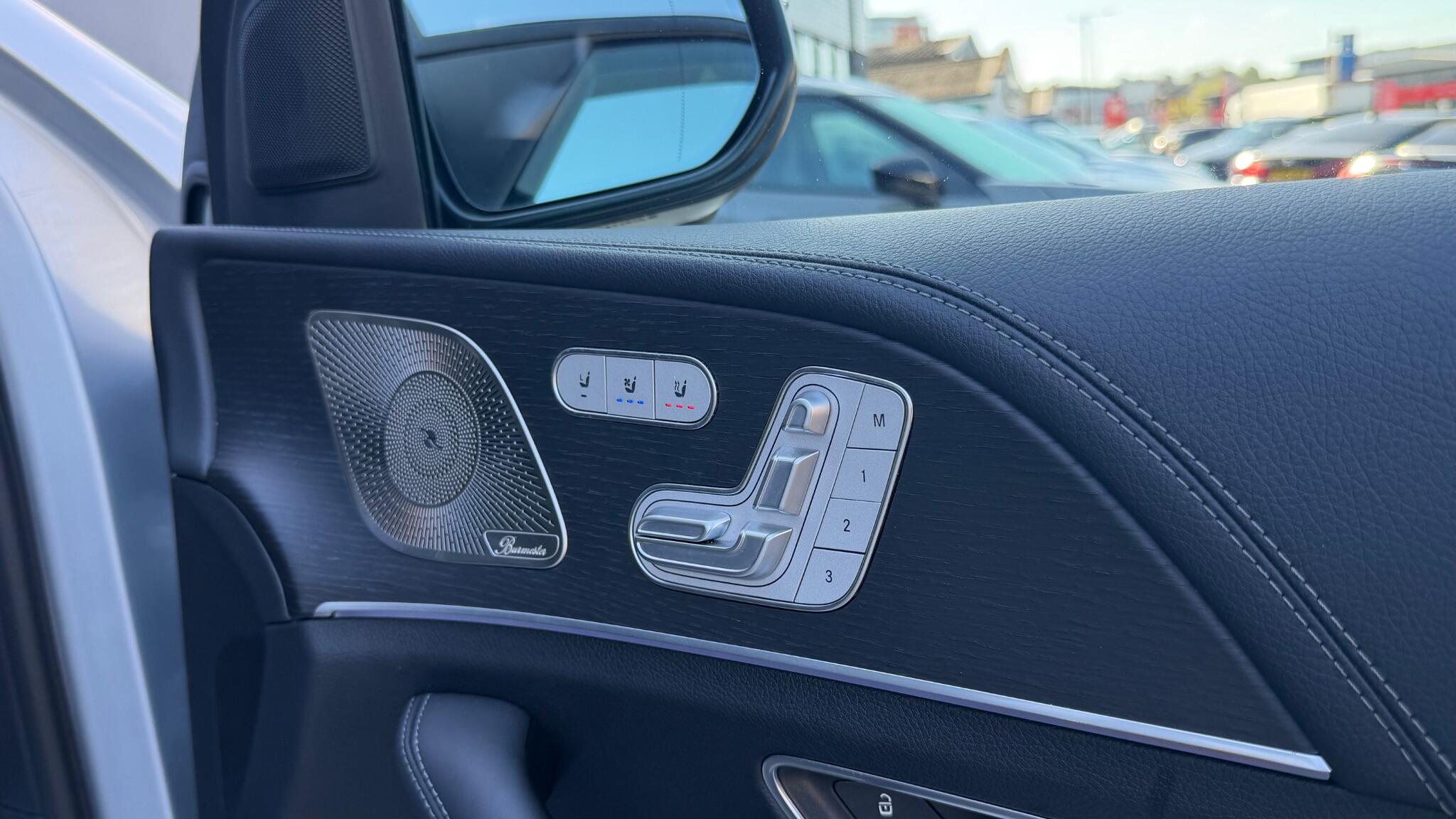 Mercedes-Benz Gle view 32