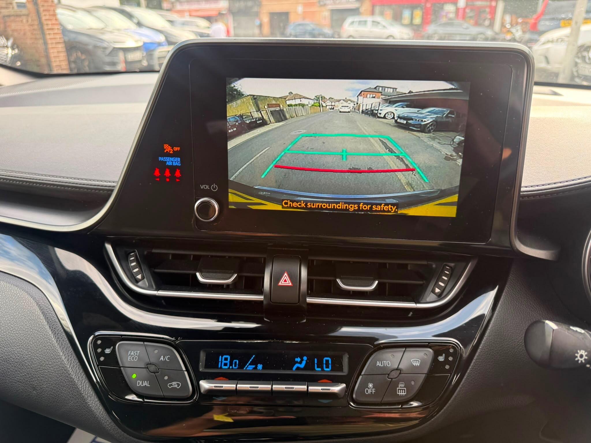 Toyota C-HR view 11