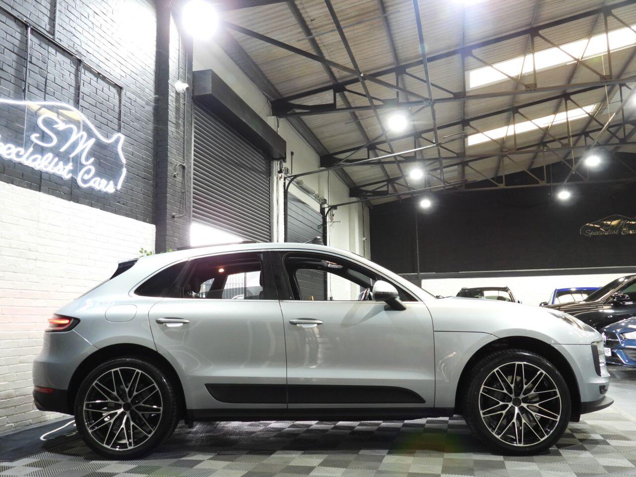 Porsche Macan view 15