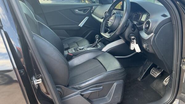 Audi Q2 view 7