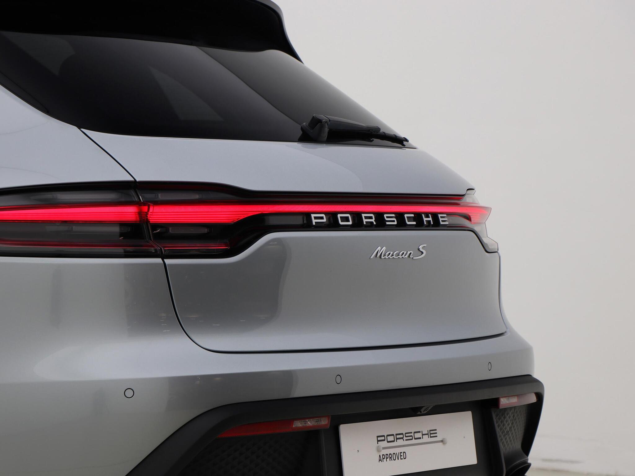 Porsche Macan view 18