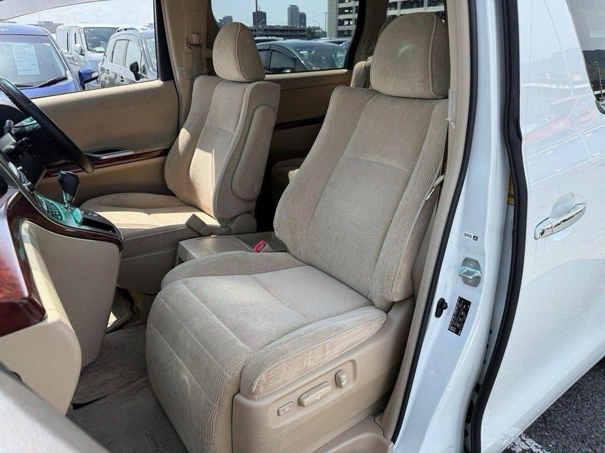 Toyota Alphard view 2