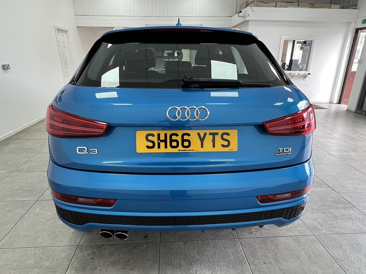 Audi Q3 view 4
