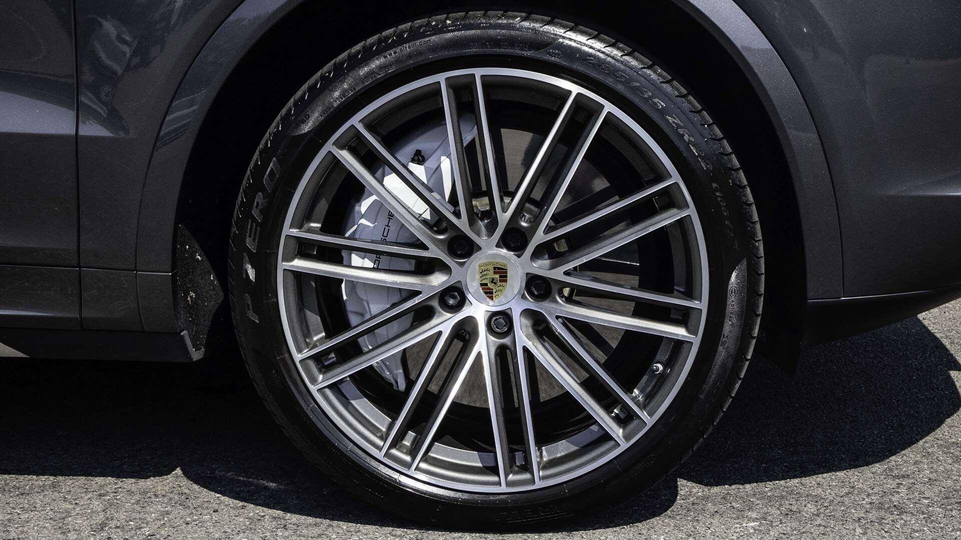 Porsche Cayenne view 10