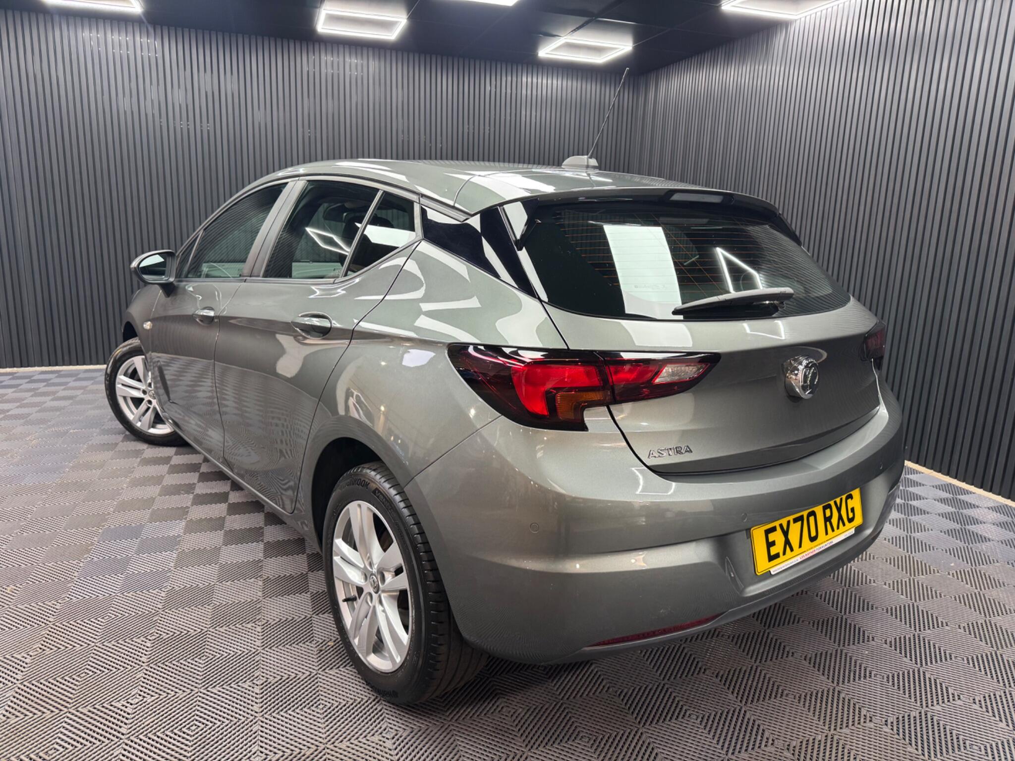 Vauxhall Astra view 3