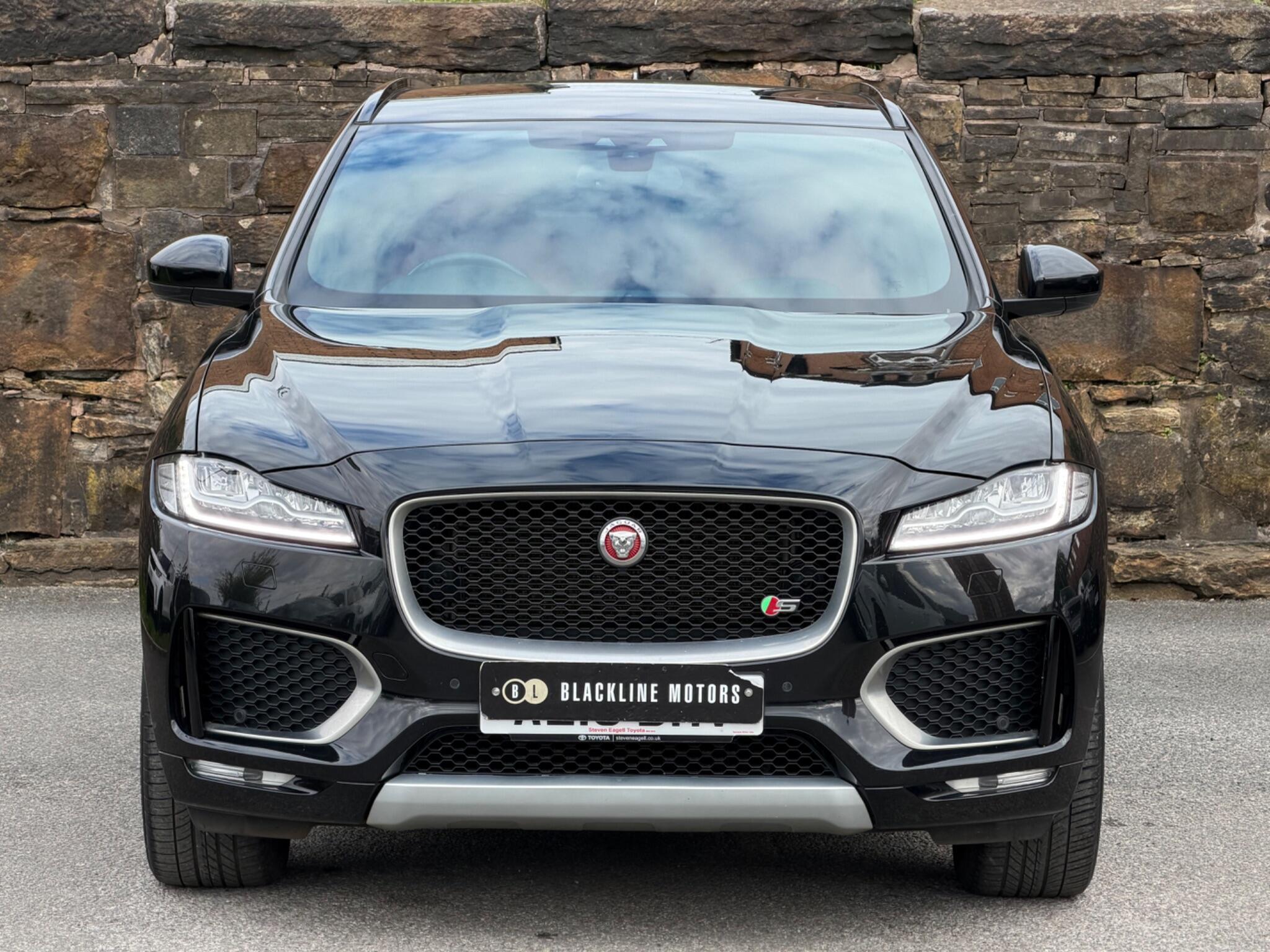 Jaguar F-Pace view 2