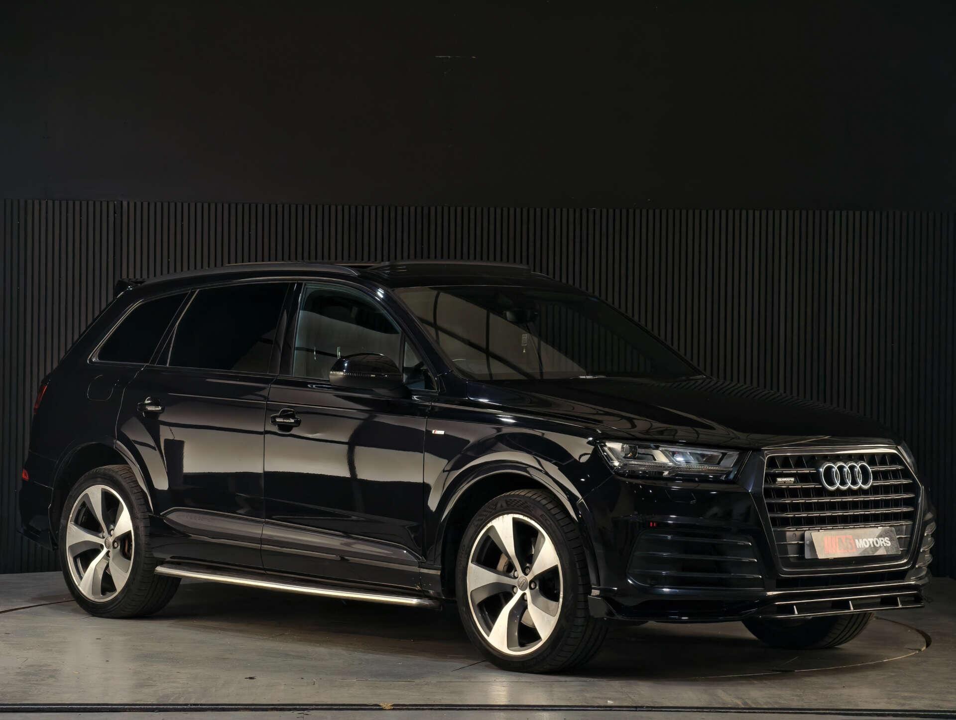Audi Q7 view 10