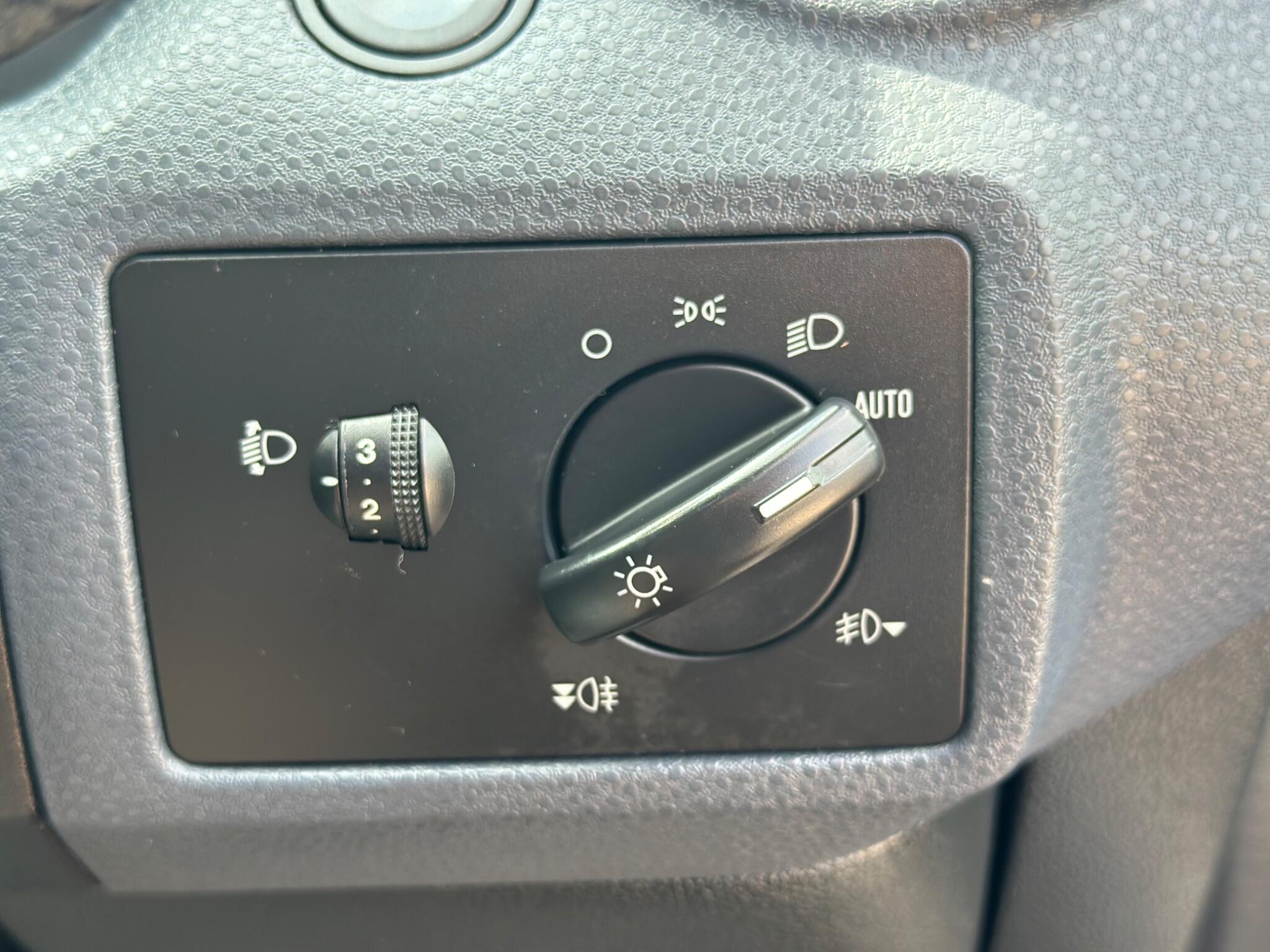 Ford Fiesta view 38