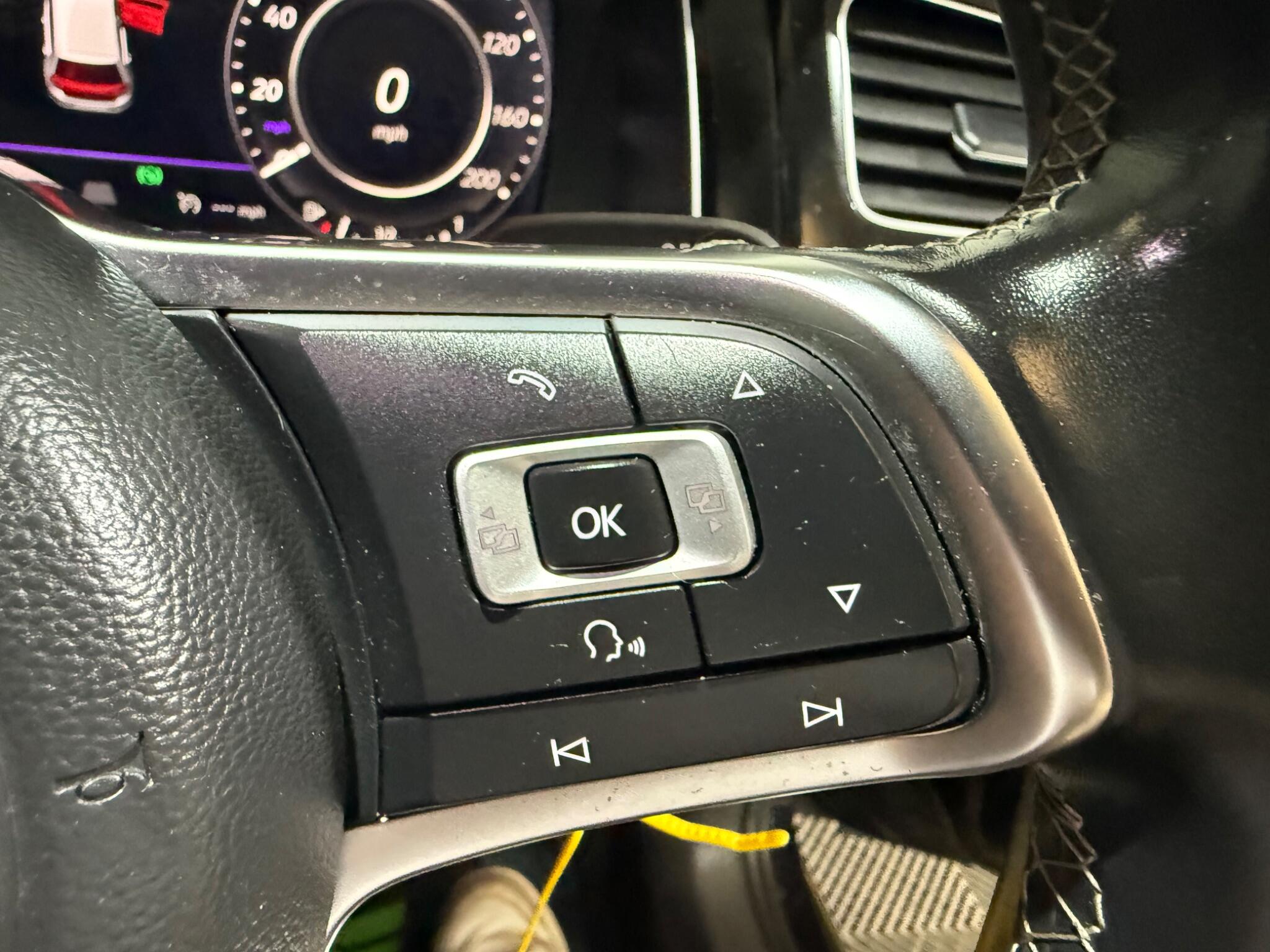 Volkswagen Golf view 35