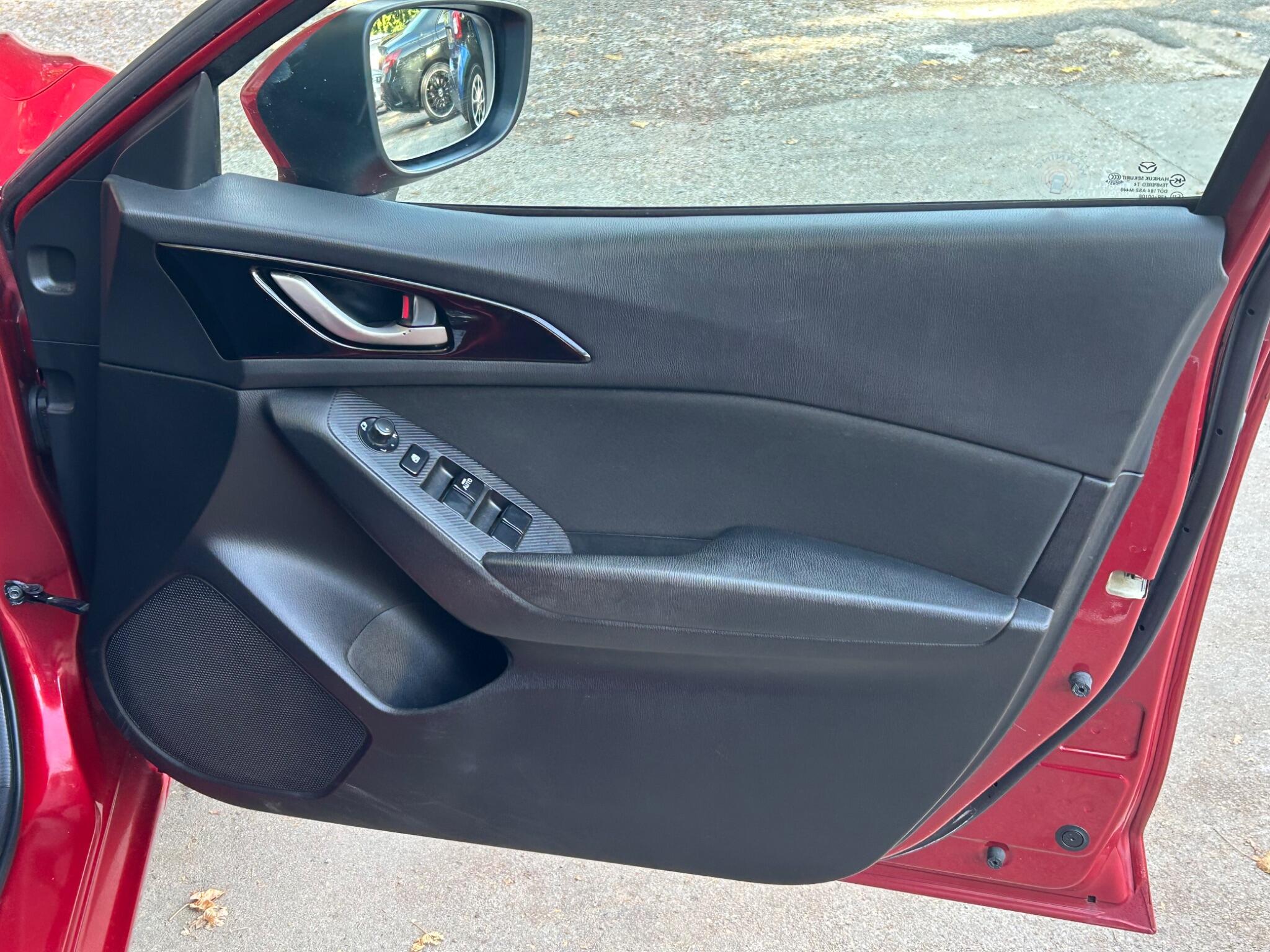 Mazda Mazda3 view 31
