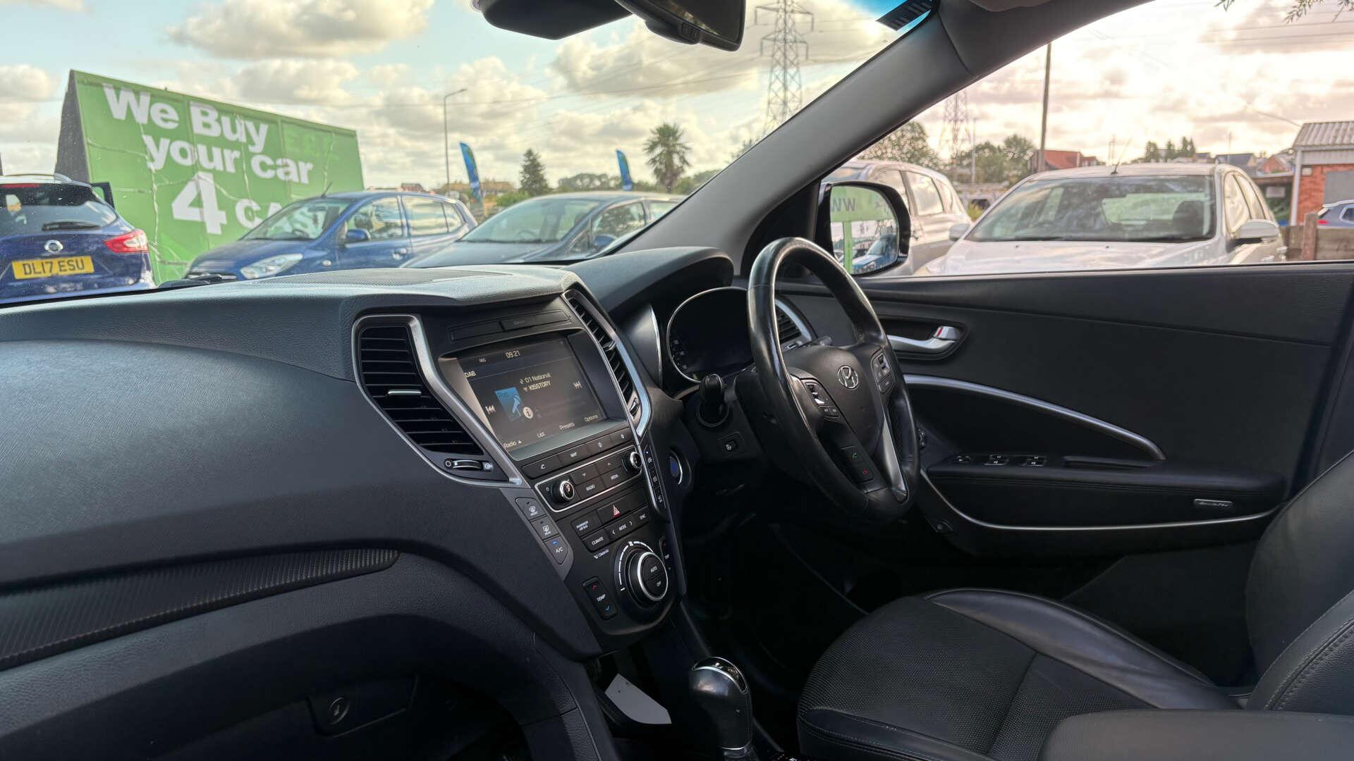 Hyundai Santa Fe view 14
