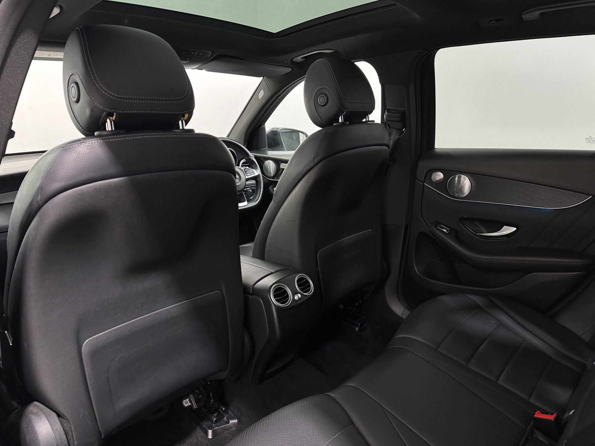 Mercedes-Benz GLC view 38