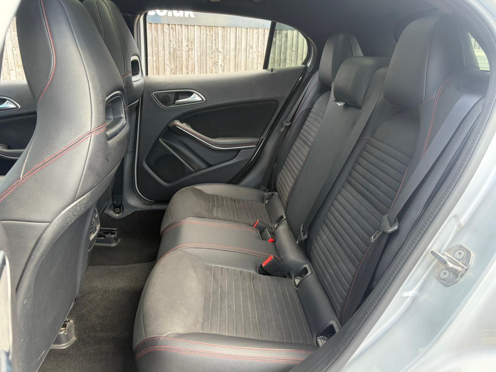 Mercedes-Benz Gla view 14