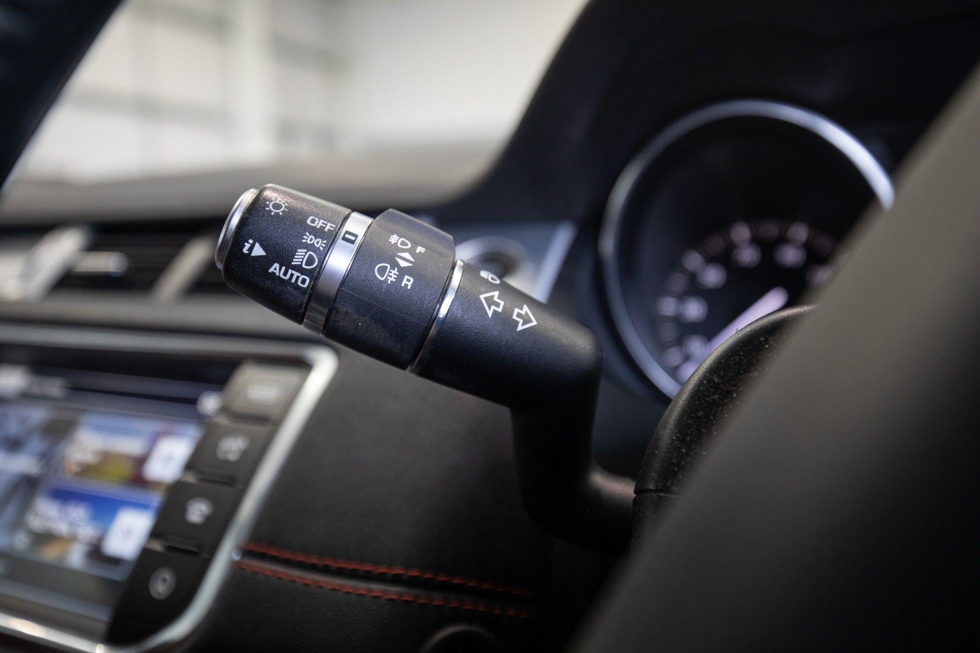 Land Rover Range Rover Evoque view 28