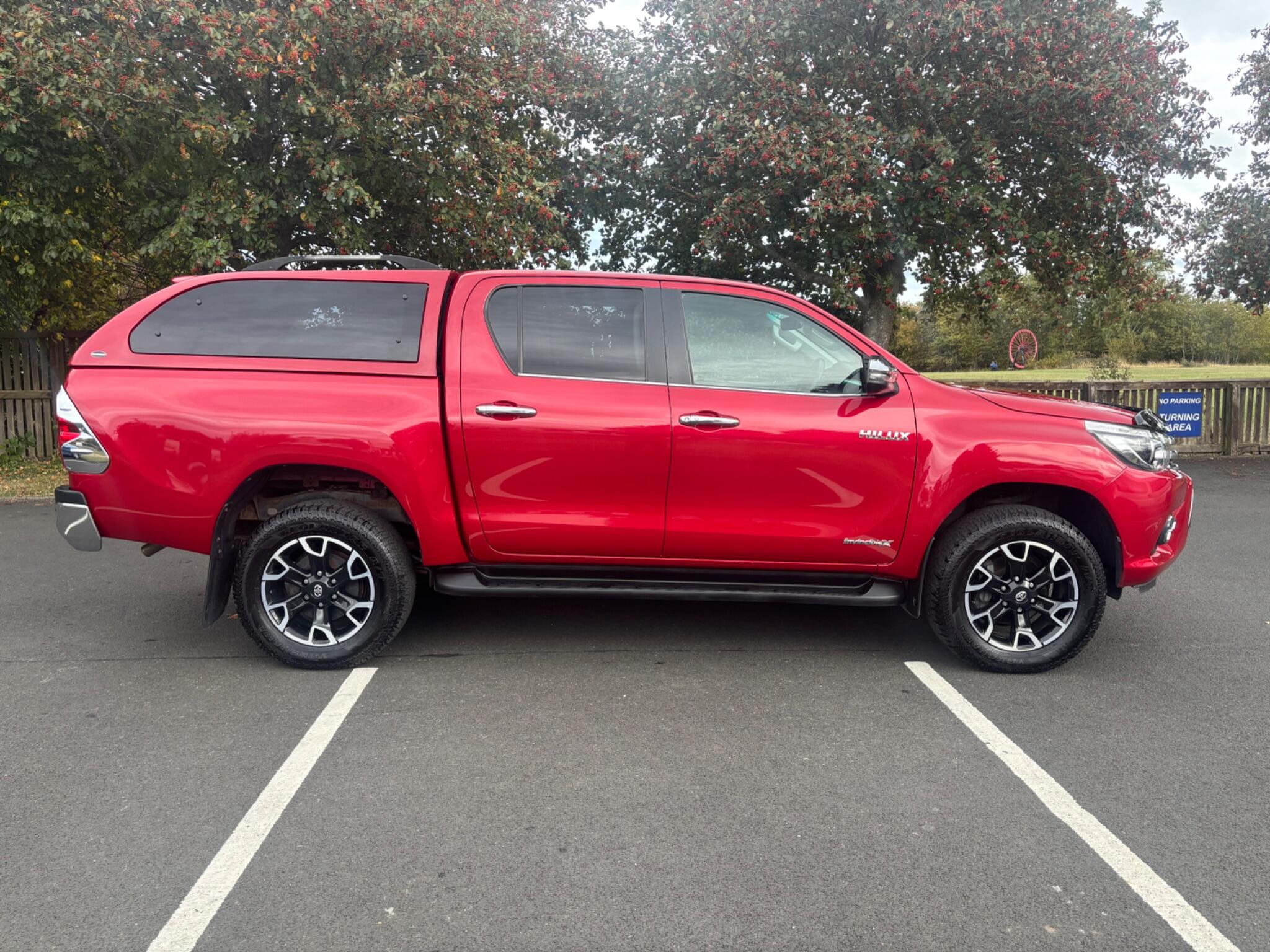 Toyota Hilux view 8